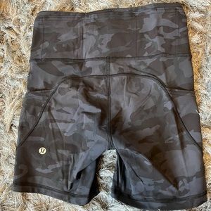 LULU LEMON BIKER SHORTS